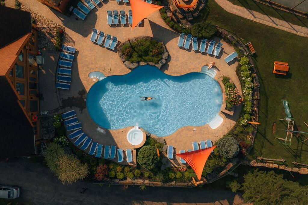 Private Hot Tub Sauna Indoor Pool Bee * Mille-Isles