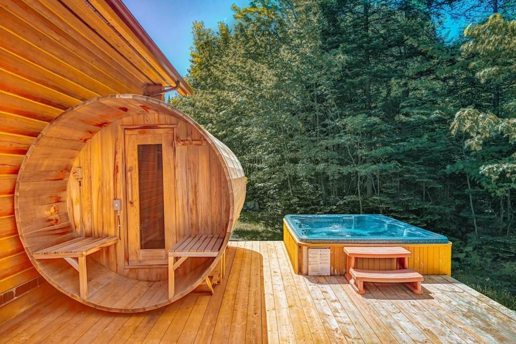 Chalet Private Hot Tub Sauna Indoor Pool Bee Mille-Isles