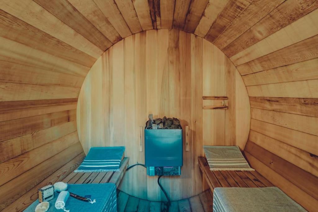 Private Hot Tub Sauna Indoor Pool Bee Chalet