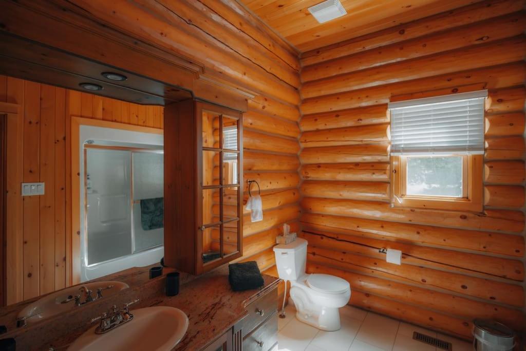 Private Hot Tub Sauna Indoor Pool Bee